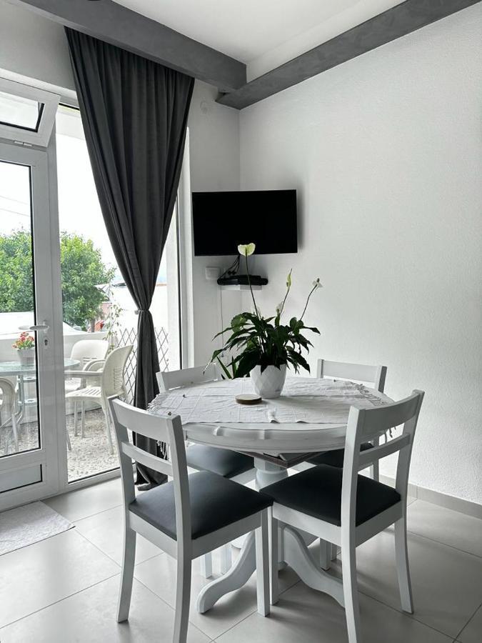 Apartments Boka Pearl Котор Екстер'єр фото