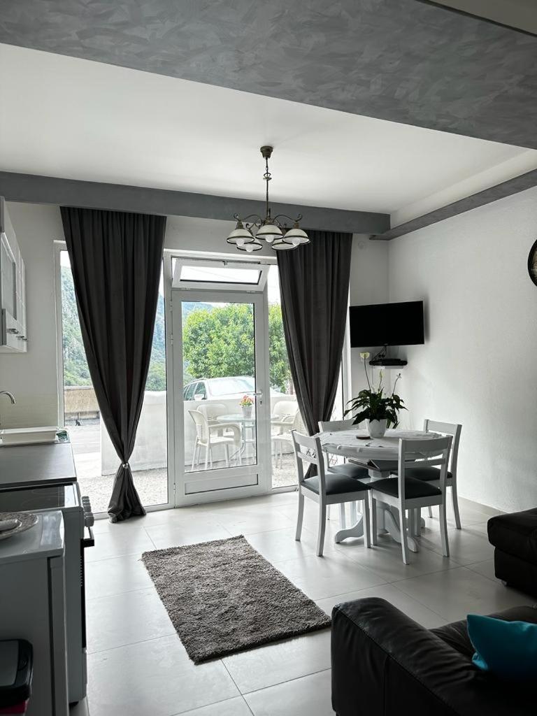 Apartments Boka Pearl Котор Екстер'єр фото