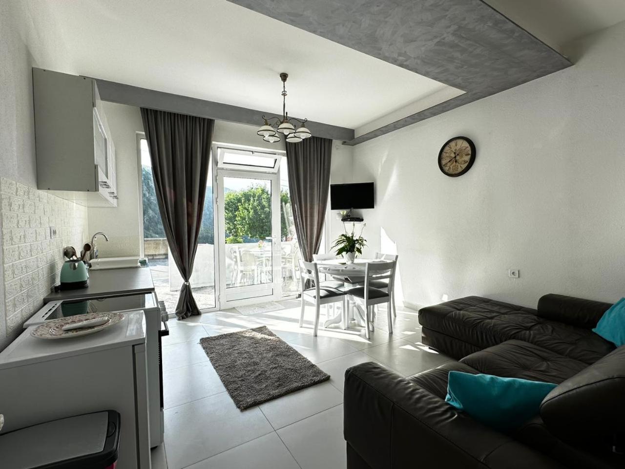 Apartments Boka Pearl Котор Екстер'єр фото