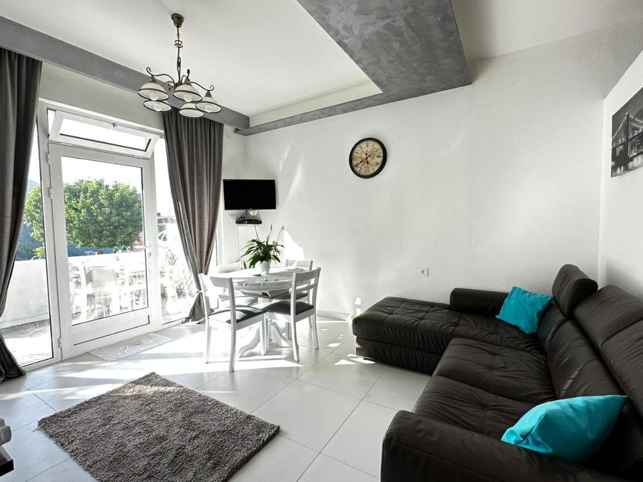 Apartments Boka Pearl Котор Екстер'єр фото