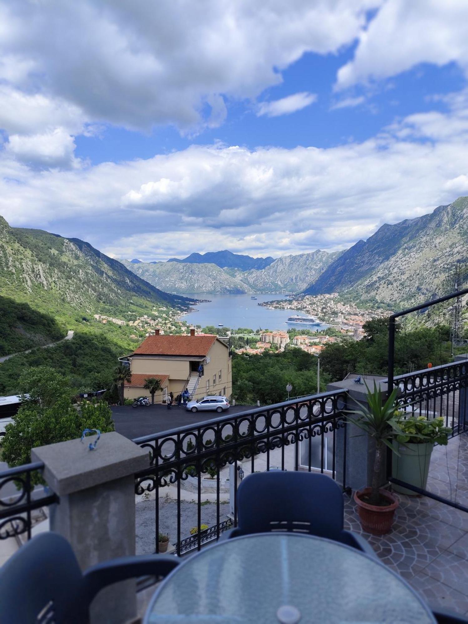 Apartments Boka Pearl Котор Екстер'єр фото